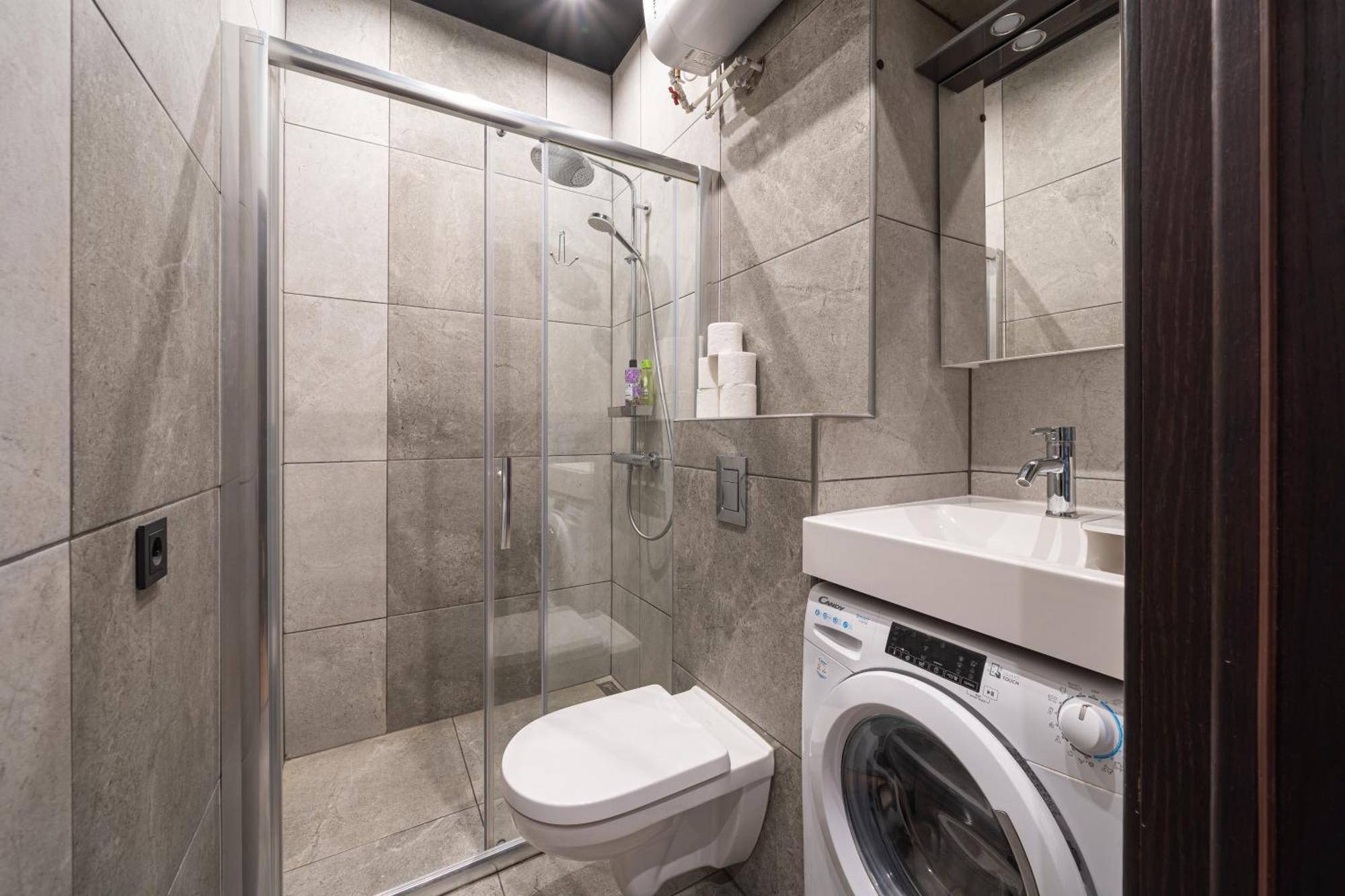 Lienes Iela Gem 1Br Apartment With Fireplace In Historic Unesco Center Riga Esterno foto