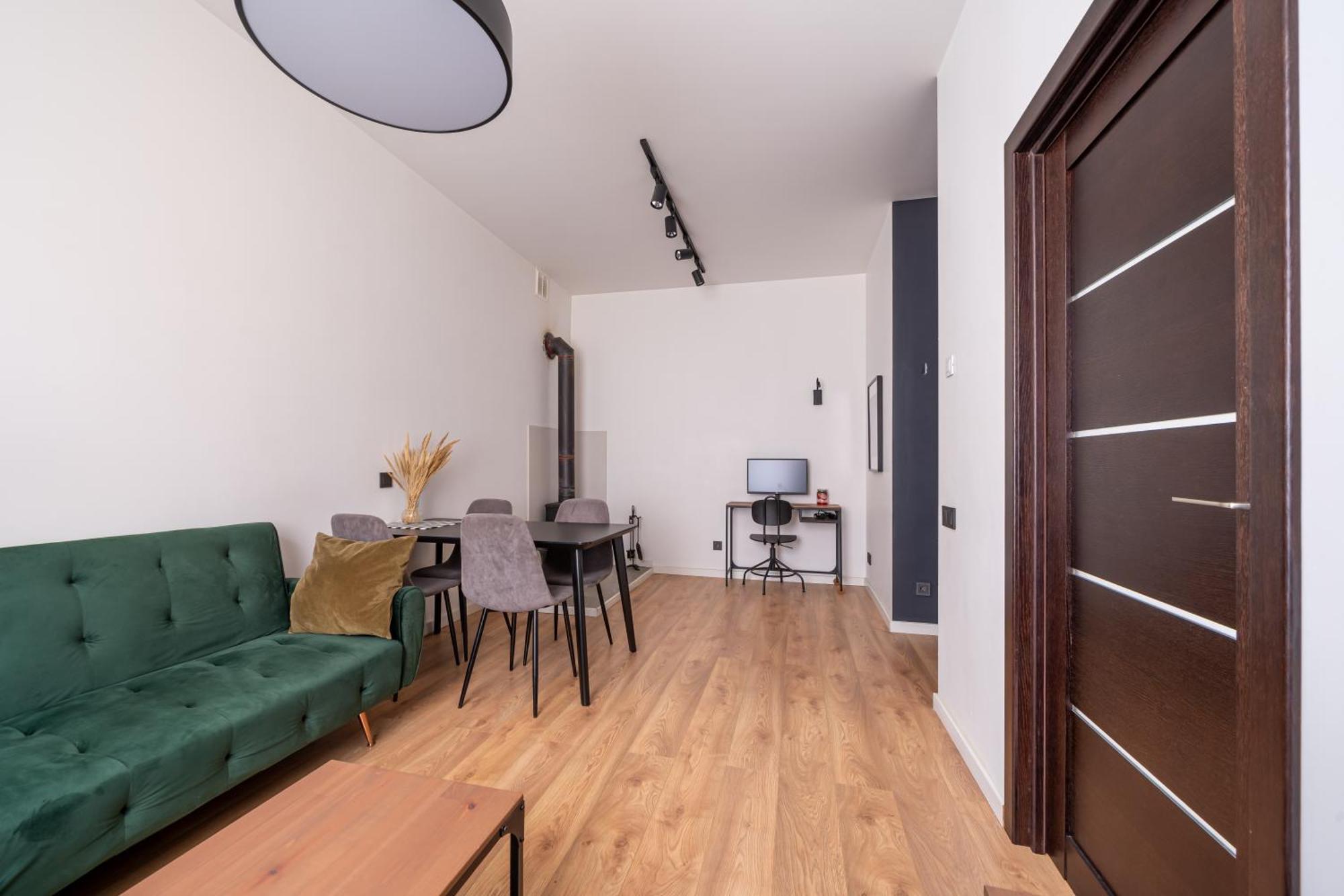 Lienes Iela Gem 1Br Apartment With Fireplace In Historic Unesco Center Riga Esterno foto