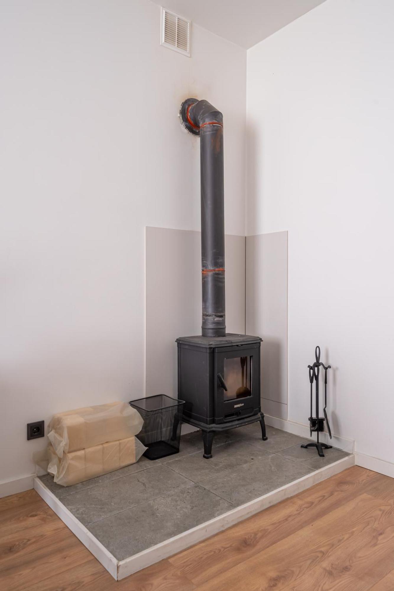 Lienes Iela Gem 1Br Apartment With Fireplace In Historic Unesco Center Riga Esterno foto