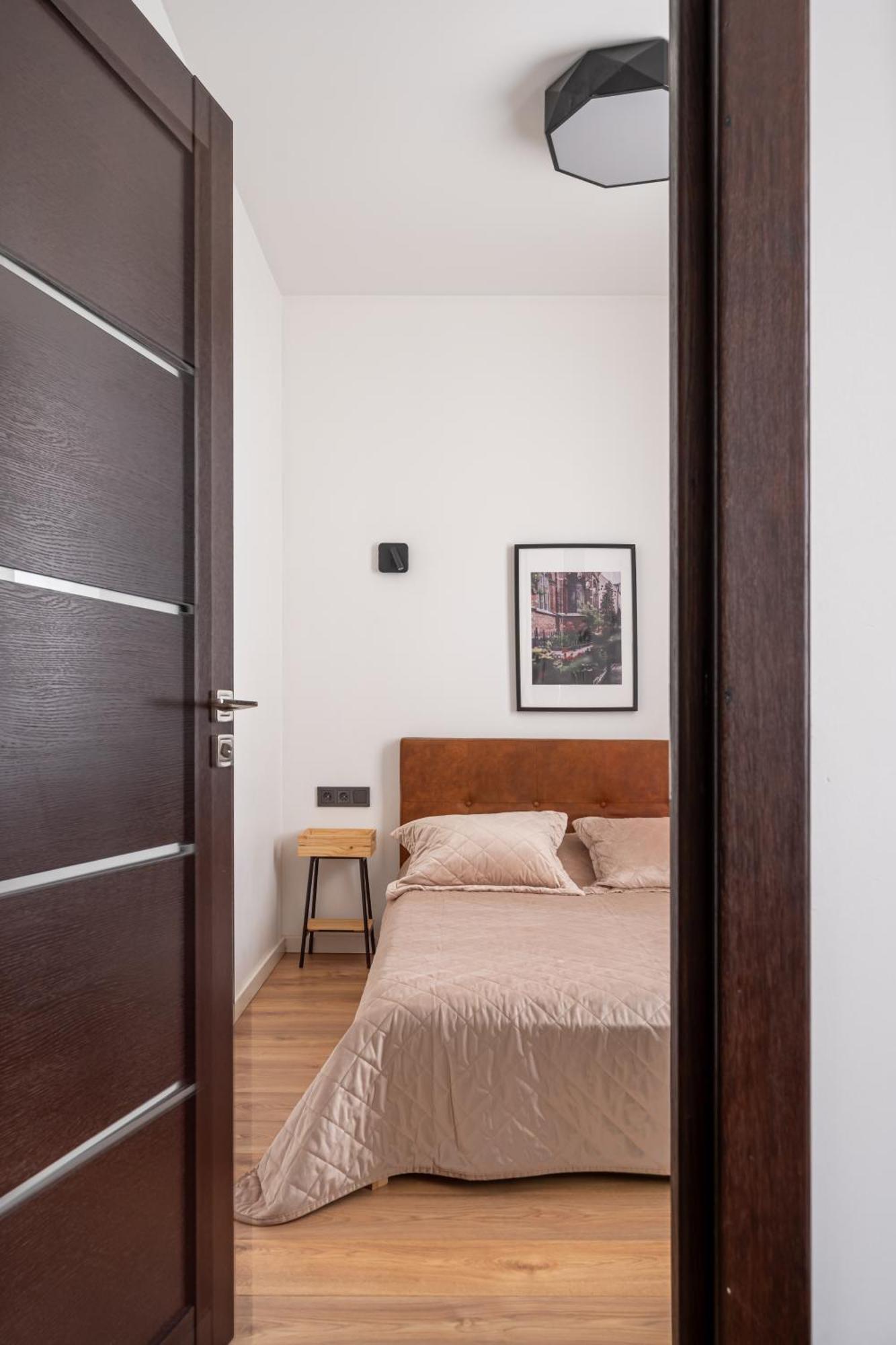Lienes Iela Gem 1Br Apartment With Fireplace In Historic Unesco Center Riga Esterno foto