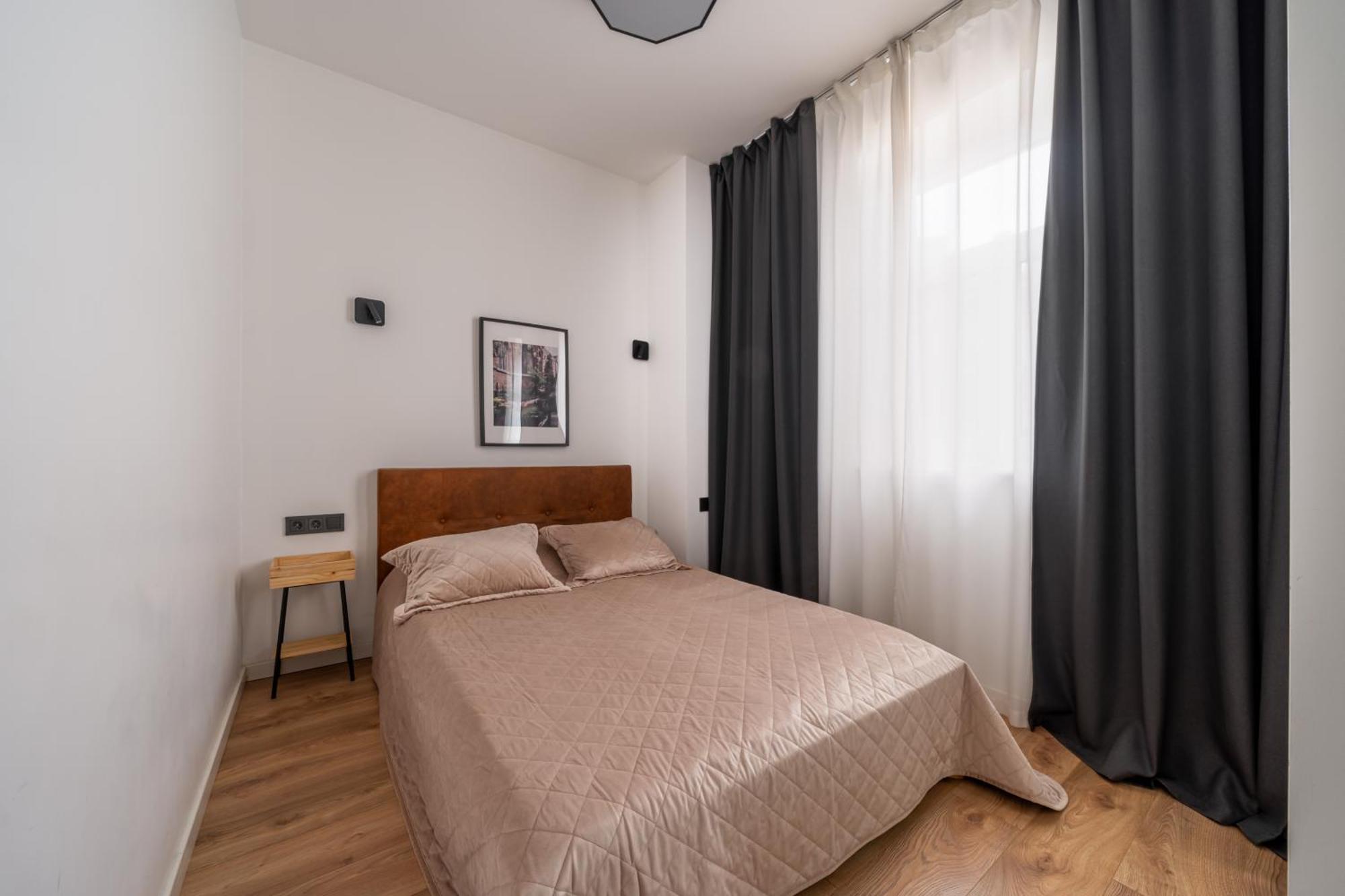 Lienes Iela Gem 1Br Apartment With Fireplace In Historic Unesco Center Riga Esterno foto